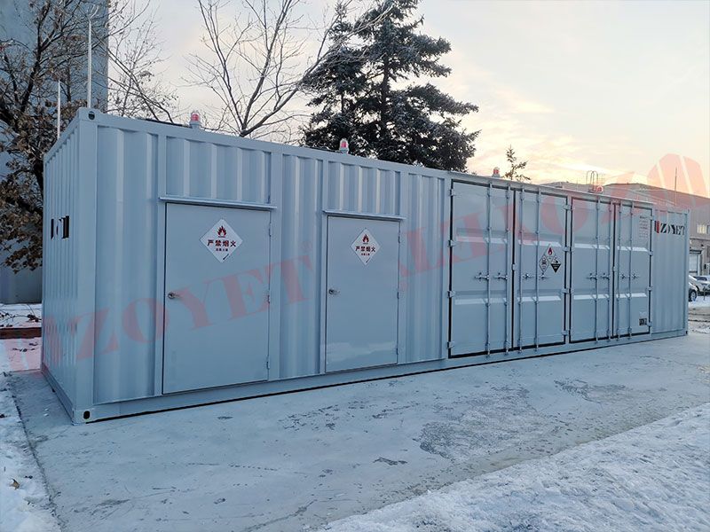 The outdoor battery storage container is designed for outdoor environments and can effectively resist adverse factors such as wind, rain, sun, humidity and extreme temperatures to ensure the safety and stability of the battery during storage. 